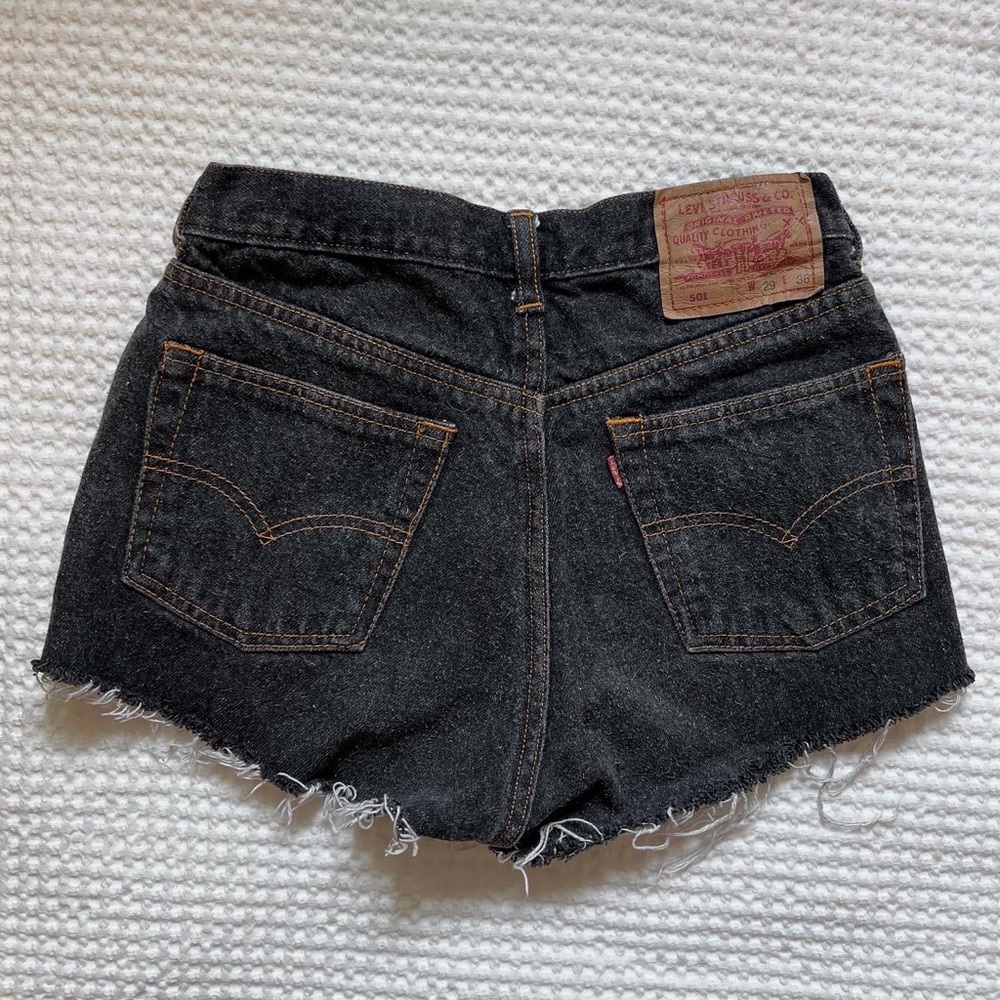 VINTAGE LEVIS SHORTS - Picture 2 of 2